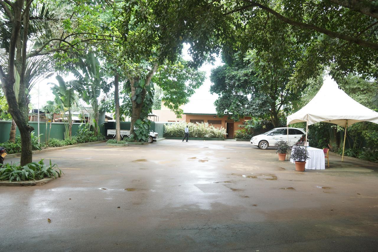 Country Lake Resort Garuga Entebbe Exteriör bild