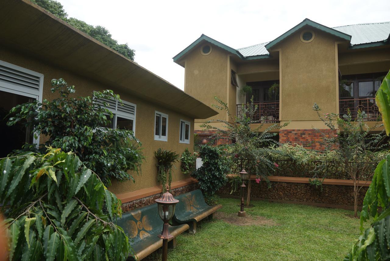 Country Lake Resort Garuga Entebbe Exteriör bild