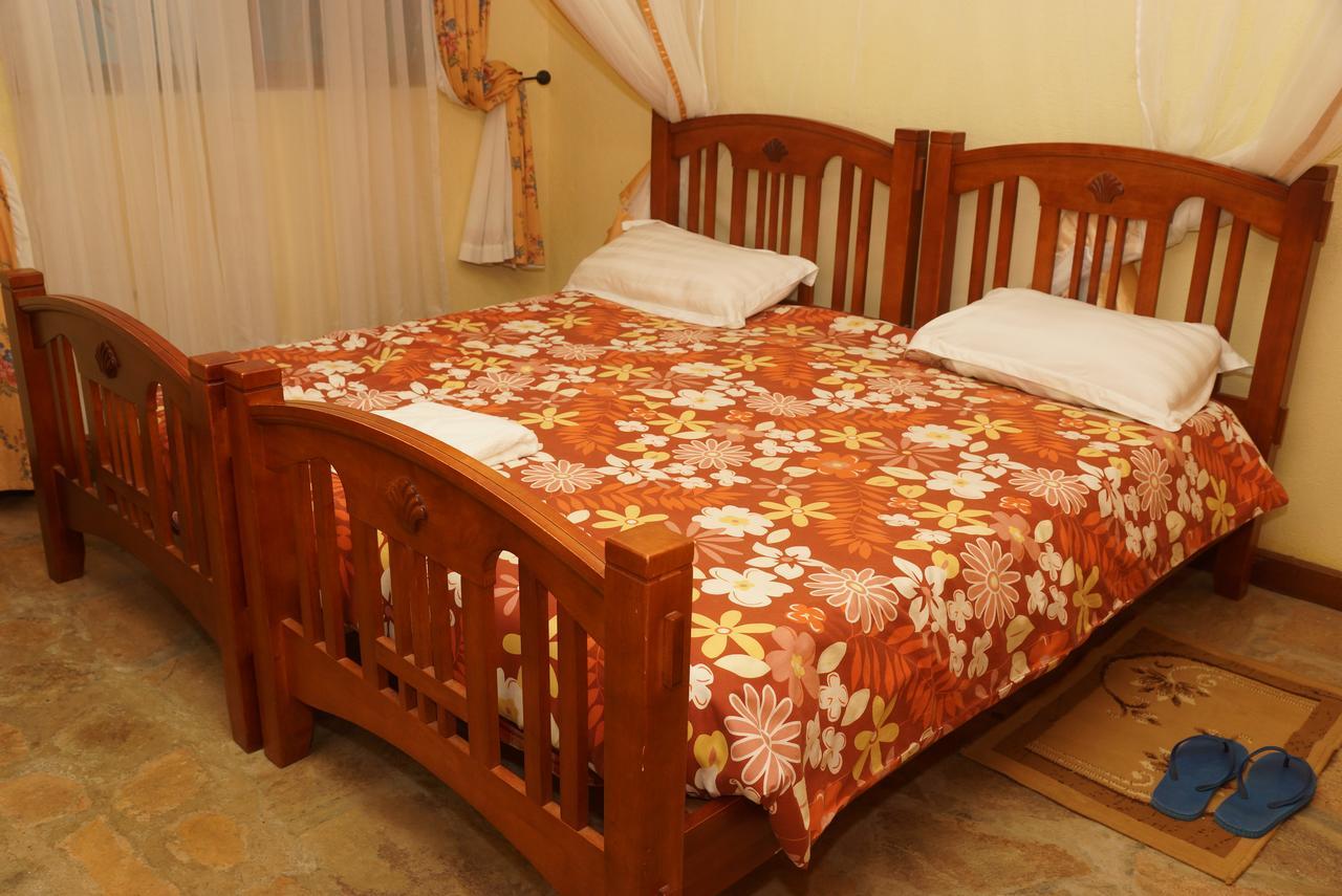 Country Lake Resort Garuga Entebbe Exteriör bild
