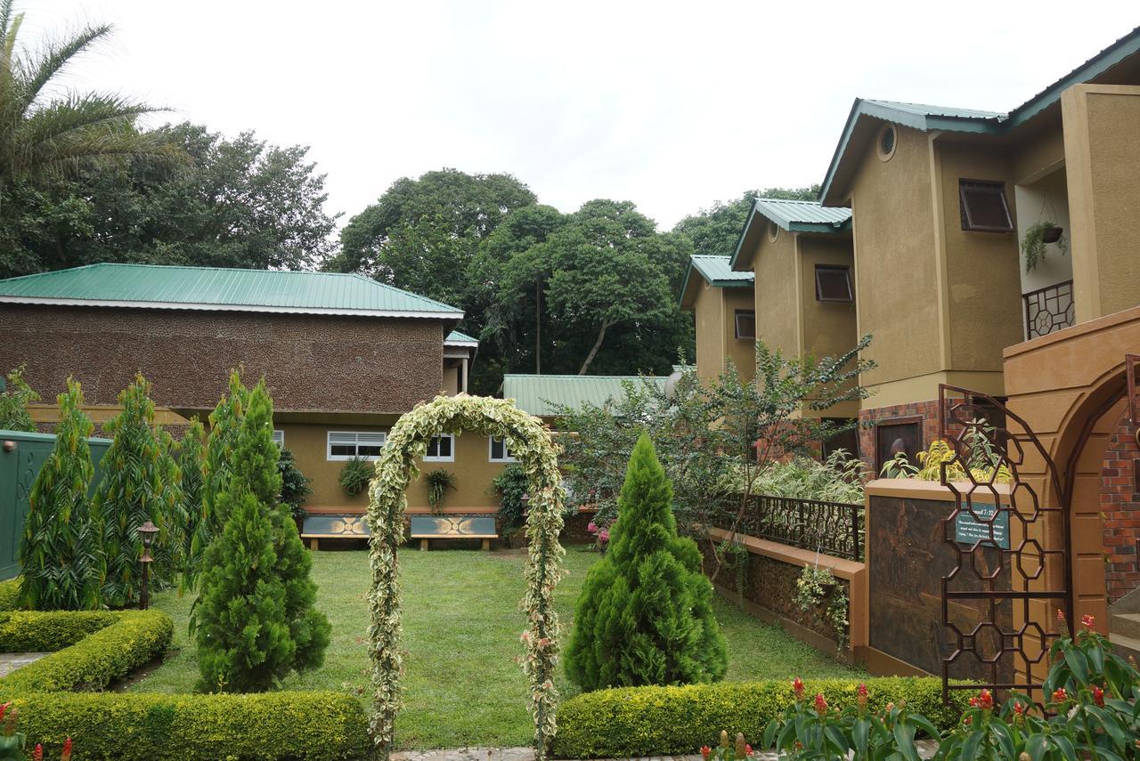 Country Lake Resort Garuga Entebbe Exteriör bild